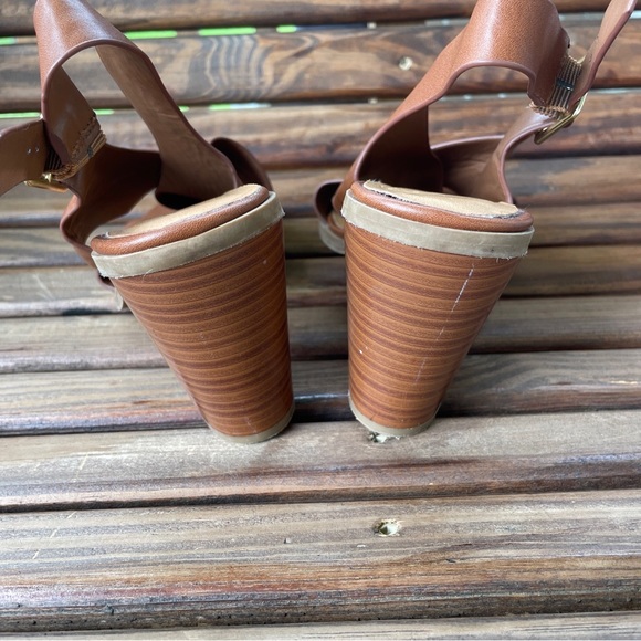 Soda heeled cris cross sandals - Picture 3 of 6